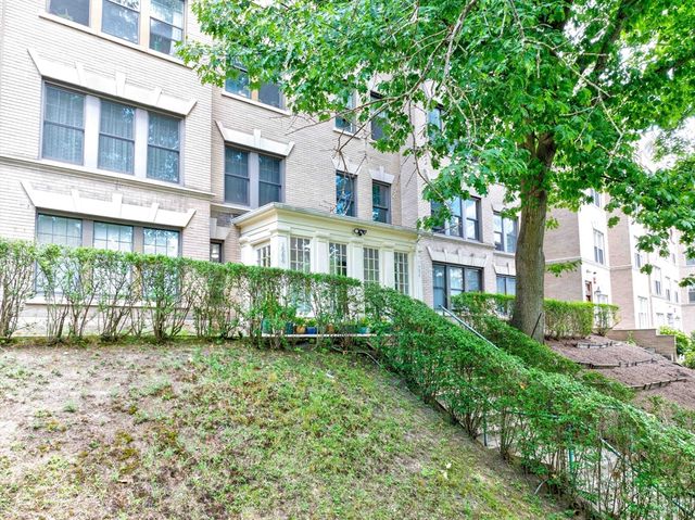 1584 Beacon St A, Brookline, MA 02446