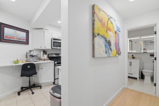 1584 Beacon St A, Brookline, MA 02446