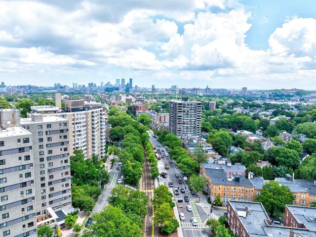 1584 Beacon St A, Brookline, MA 02446