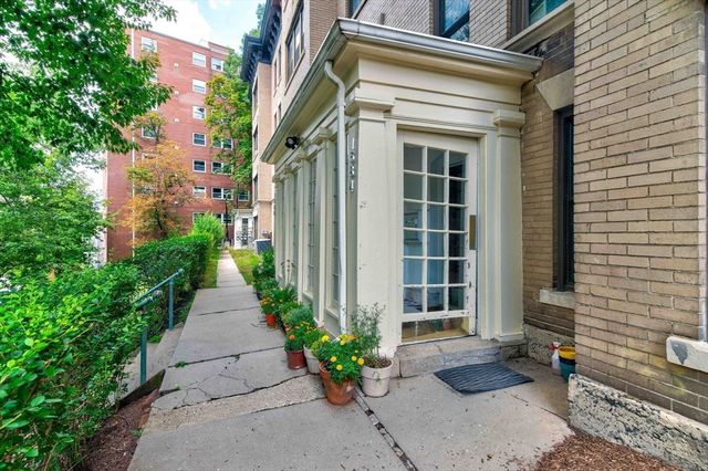 1584 Beacon St A, Brookline, MA 02446