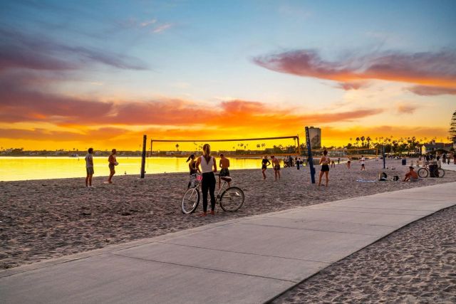 1221 Parker Pl 21, San Diego, CA 92109