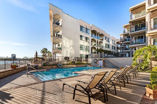 1221 Parker Pl 21, San Diego, CA 92109