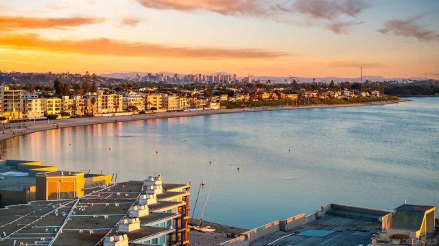 1221 Parker Pl 21, San Diego, CA 92109