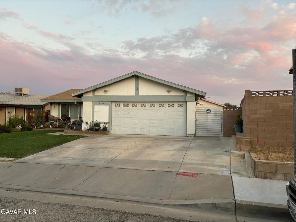 2324 W Avenue K-15, Lancaster, CA 93536