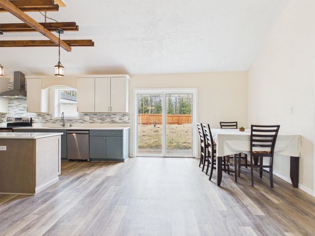 1073 CHERI WAY, North Pole, AK 99705