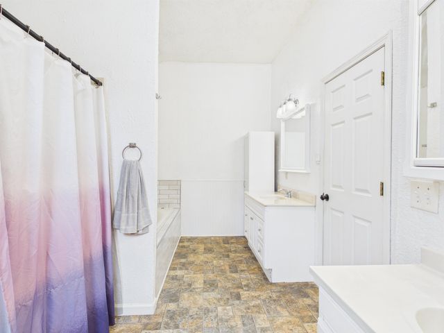 1073 CHERI WAY, North Pole, AK 99705