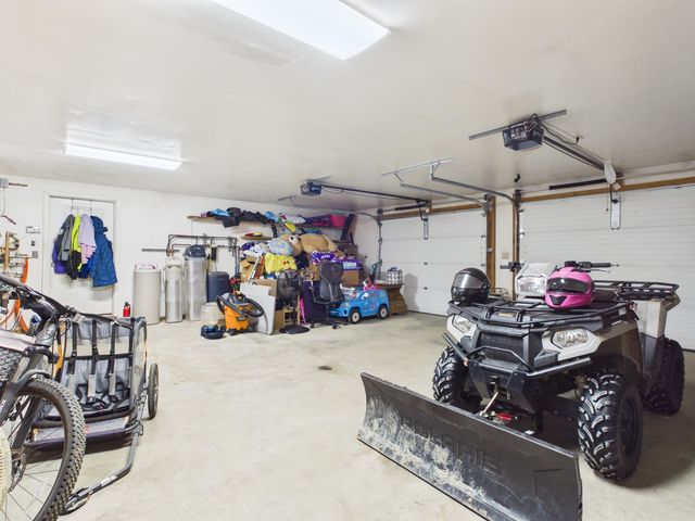 1073 CHERI WAY, North Pole, AK 99705