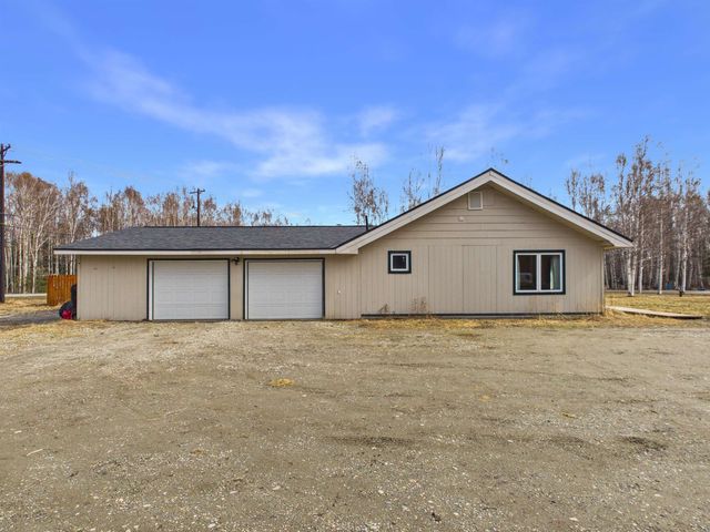 1073 CHERI WAY, North Pole, AK 99705