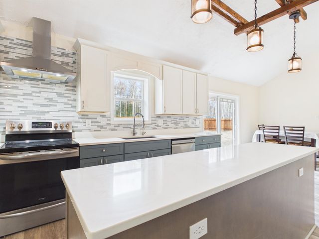 1073 CHERI WAY, North Pole, AK 99705