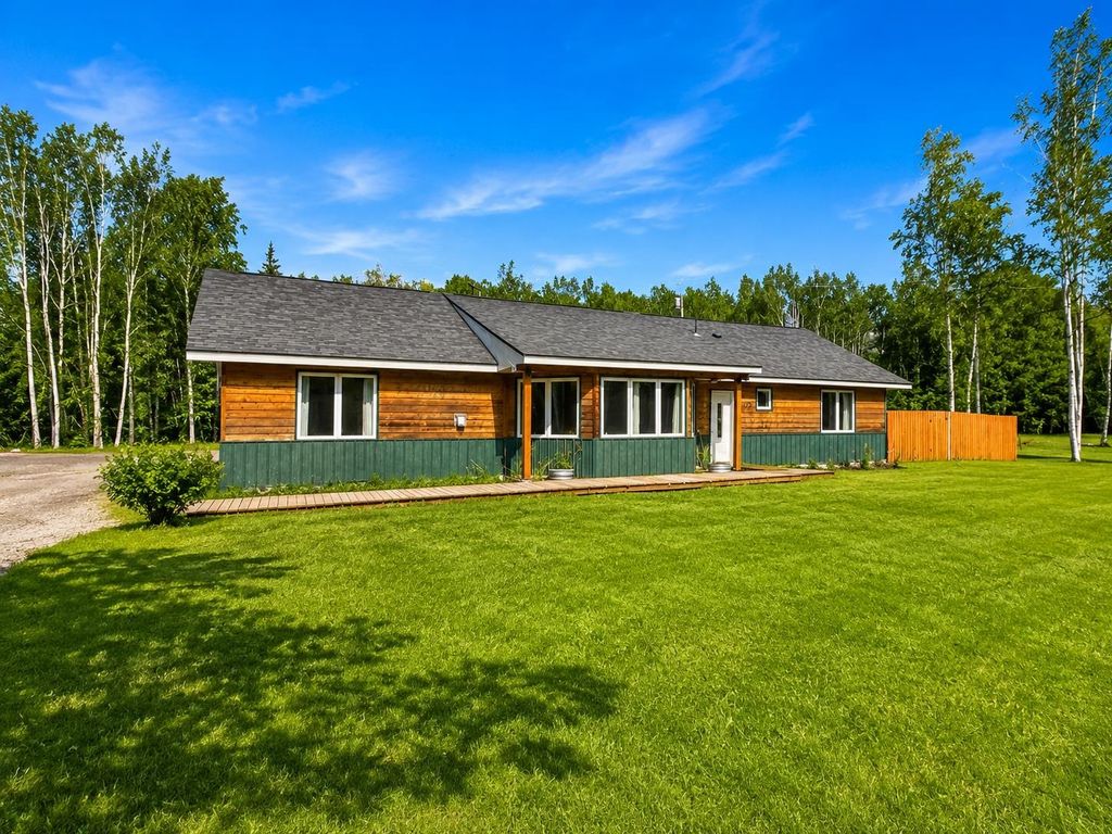 1073 CHERI WAY, North Pole, AK 99705