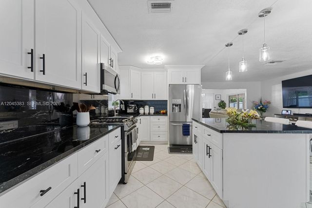 9508 N Military Trl, Palm Beach Gardens, FL 33410