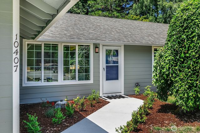10407 170th Avenue NE, Redmond, WA 98052