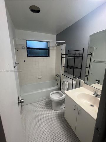 9203 NW 38th Dr 12, Coral Springs, FL 33065