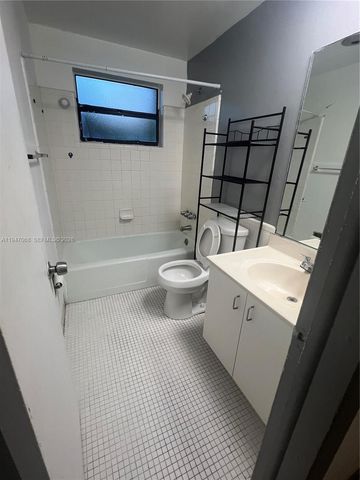 9203 NW 38th Dr 12, Coral Springs, FL 33065