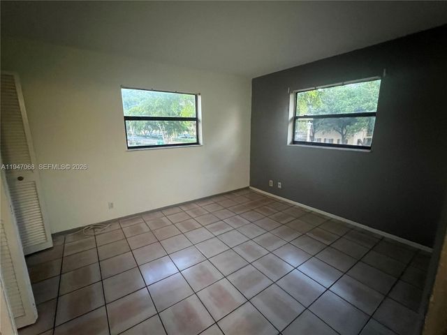 9203 NW 38th Dr 12, Coral Springs, FL 33065