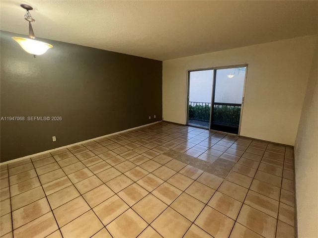 9203 NW 38th Dr 12, Coral Springs, FL 33065