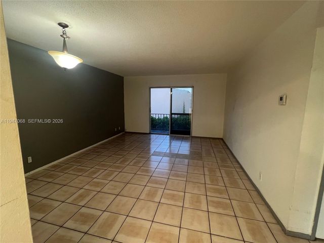 9203 NW 38th Dr 12, Coral Springs, FL 33065