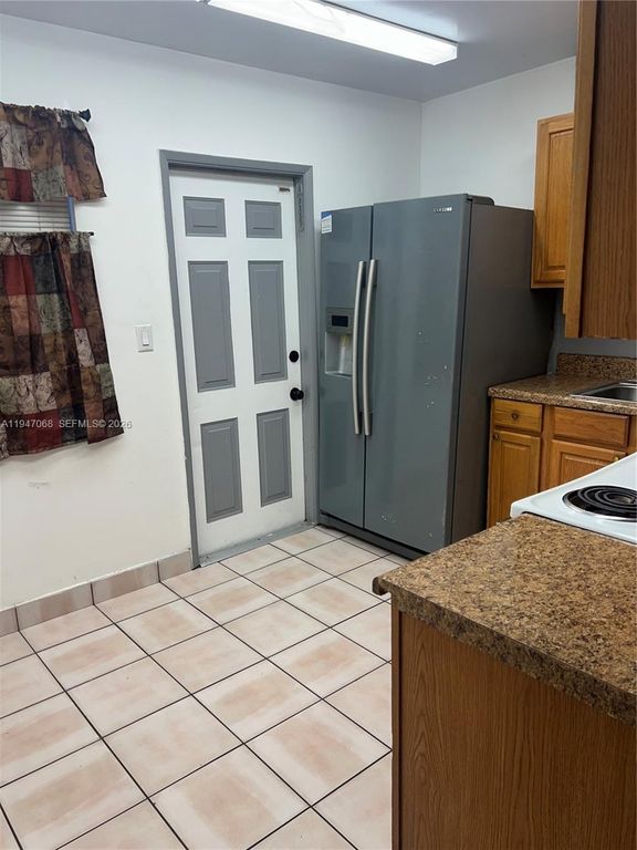 9203 NW 38th Dr 12, Coral Springs, FL 33065