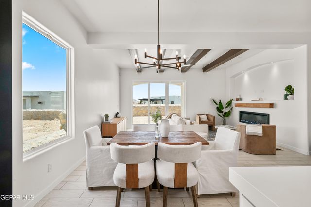 652 Paseo De La Reina Street, Horizon City, TX 79928