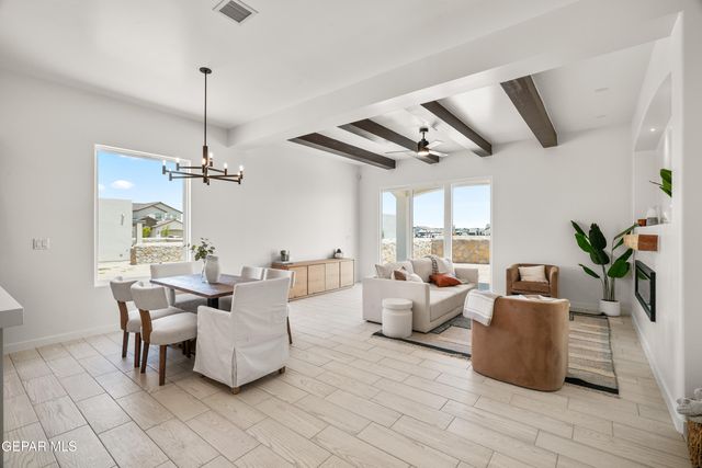 652 Paseo De La Reina Street, Horizon City, TX 79928
