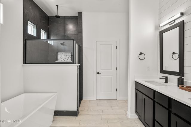 652 Paseo De La Reina Street, Horizon City, TX 79928