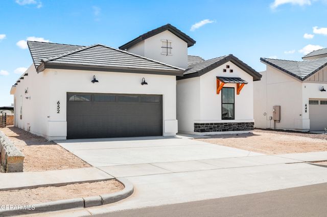 652 Paseo De La Reina Street, Horizon City, TX 79928