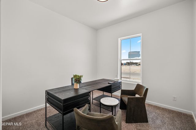 652 Paseo De La Reina Street, Horizon City, TX 79928