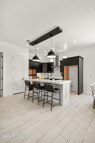 652 Paseo De La Reina Street, Horizon City, TX 79928