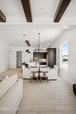652 Paseo De La Reina Street, Horizon City, TX 79928