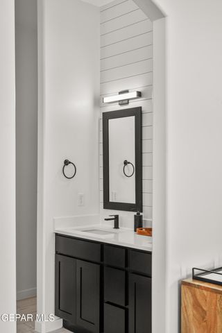 652 Paseo De La Reina Street, Horizon City, TX 79928