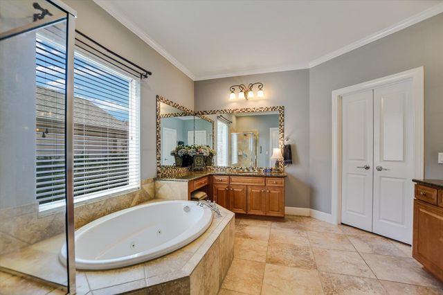 214 Goose Island DR, Georgetown, TX 78633
