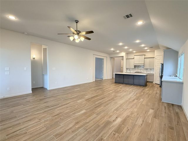 9307 Crescent Mill Drive, Missouri City, TX 77459