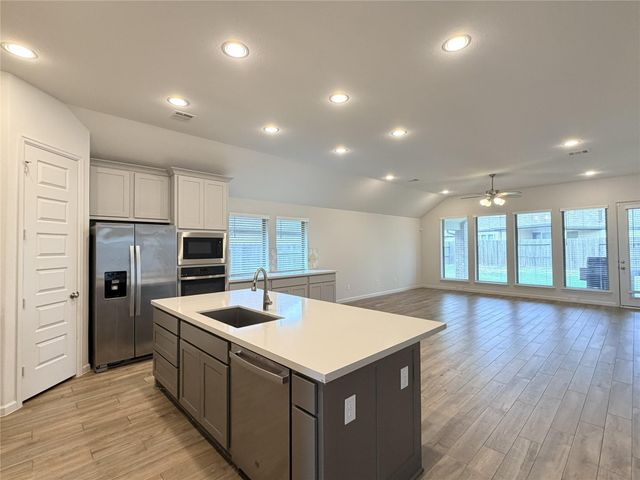 9307 Crescent Mill Drive, Missouri City, TX 77459
