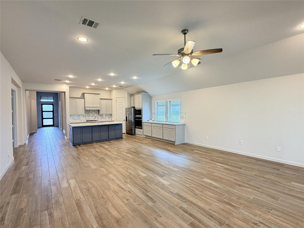 9307 Crescent Mill Drive, Missouri City, TX 77459