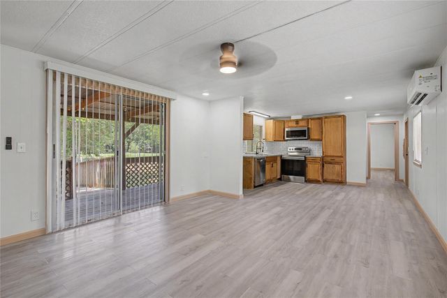 65 Brazil Boulevard, Huntsville, TX 77320