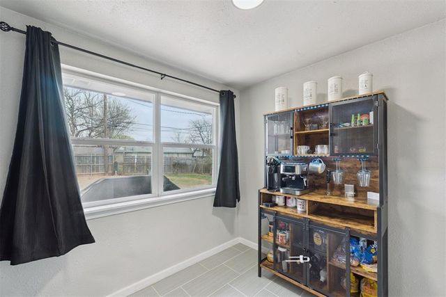 1449 N Norman Avenue, Moore, OK 73160