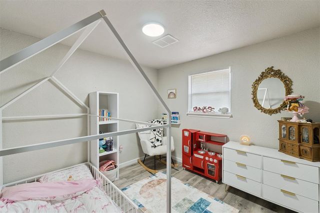 1449 N Norman Avenue, Moore, OK 73160