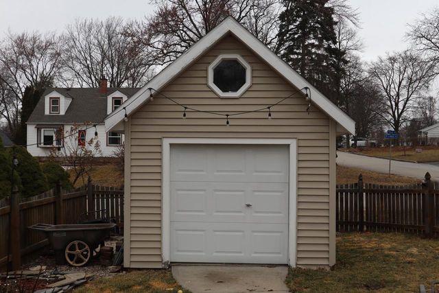 4155 N 110th STREET, Wauwatosa, WI 53222