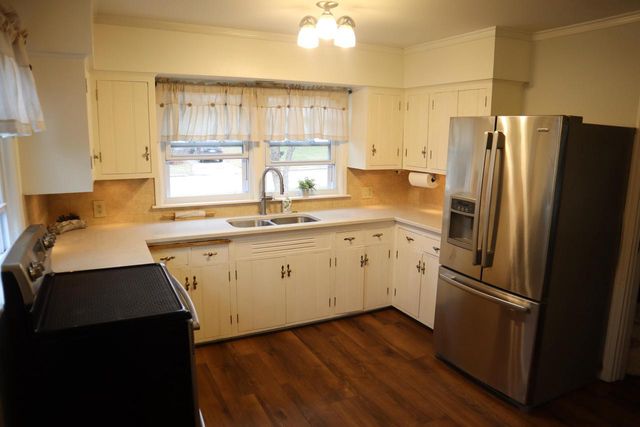 4155 N 110th STREET, Wauwatosa, WI 53222