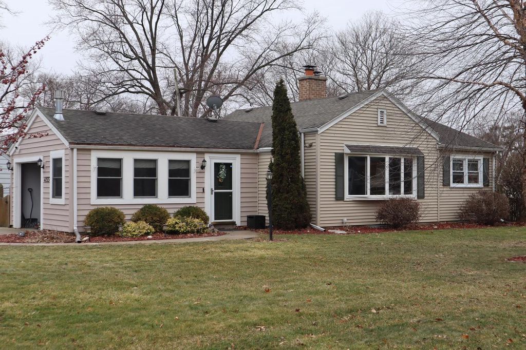 4155 N 110th STREET, Wauwatosa, WI 53222