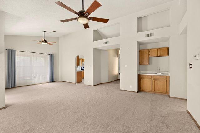 4604 Trace Way Avenue NW, Albuquerque, NM 87120
