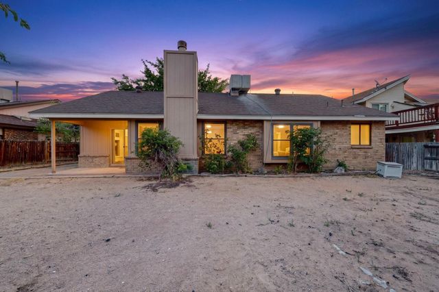 4604 Trace Way Avenue NW, Albuquerque, NM 87120