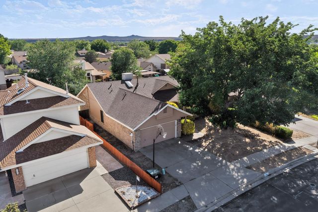 4604 Trace Way Avenue NW, Albuquerque, NM 87120