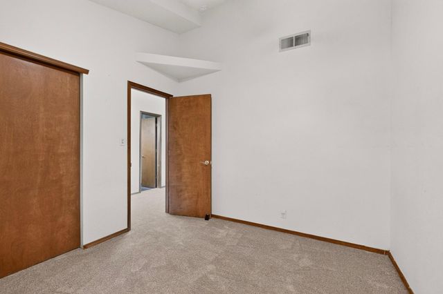 4604 Trace Way Avenue NW, Albuquerque, NM 87120