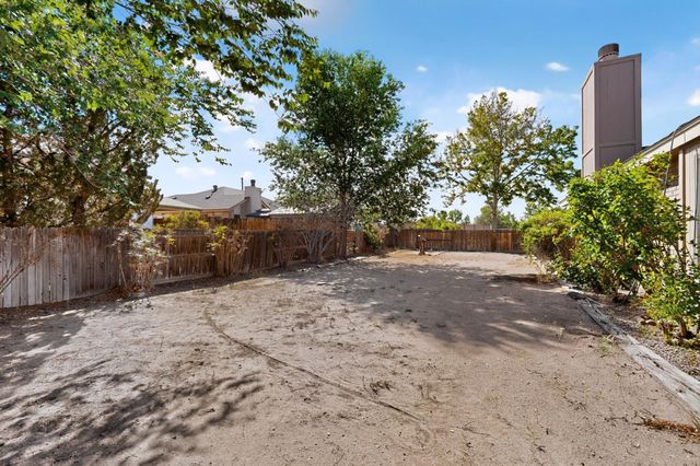 4604 Trace Way Avenue NW, Albuquerque, NM 87120
