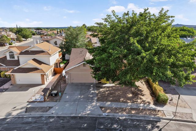 4604 Trace Way Avenue NW, Albuquerque, NM 87120