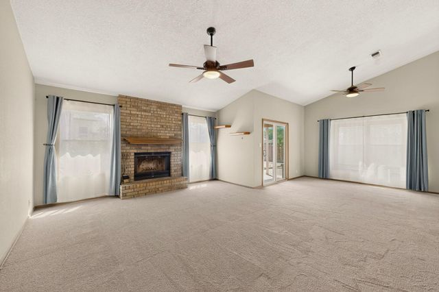4604 Trace Way Avenue NW, Albuquerque, NM 87120