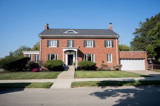 10656 S Oakley Avenue, Chicago, IL 60643