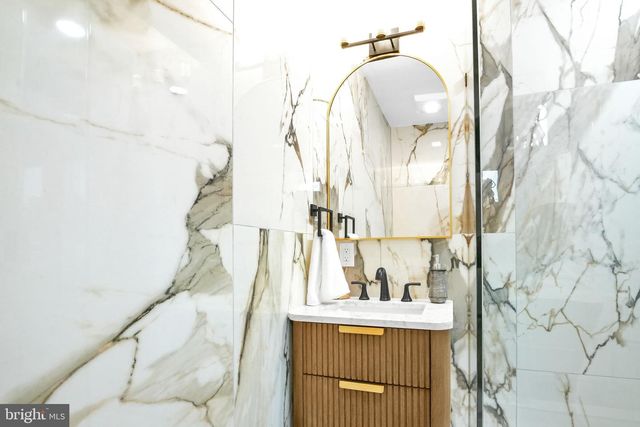 325 OGLETHORPE ST NW, Washington, DC 20011