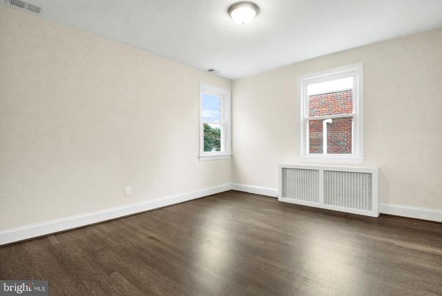 325 OGLETHORPE ST NW, Washington, DC 20011